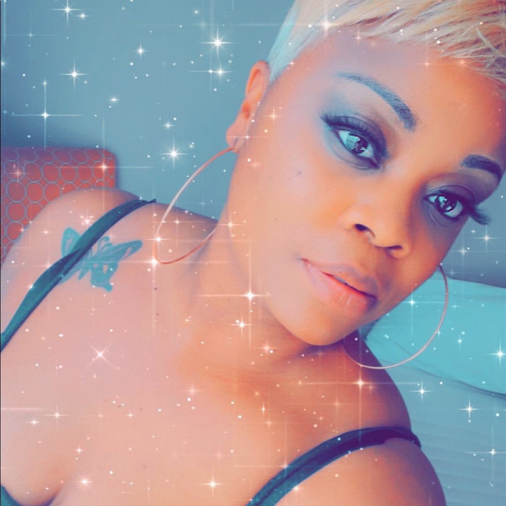 Meet your Posher, Akeisha